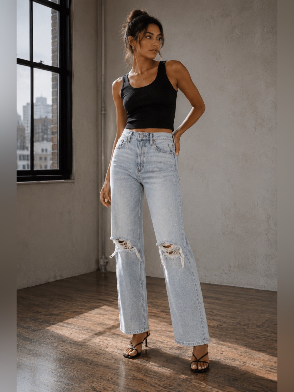 Hollister High Rise Distressed Straight Jeans 24